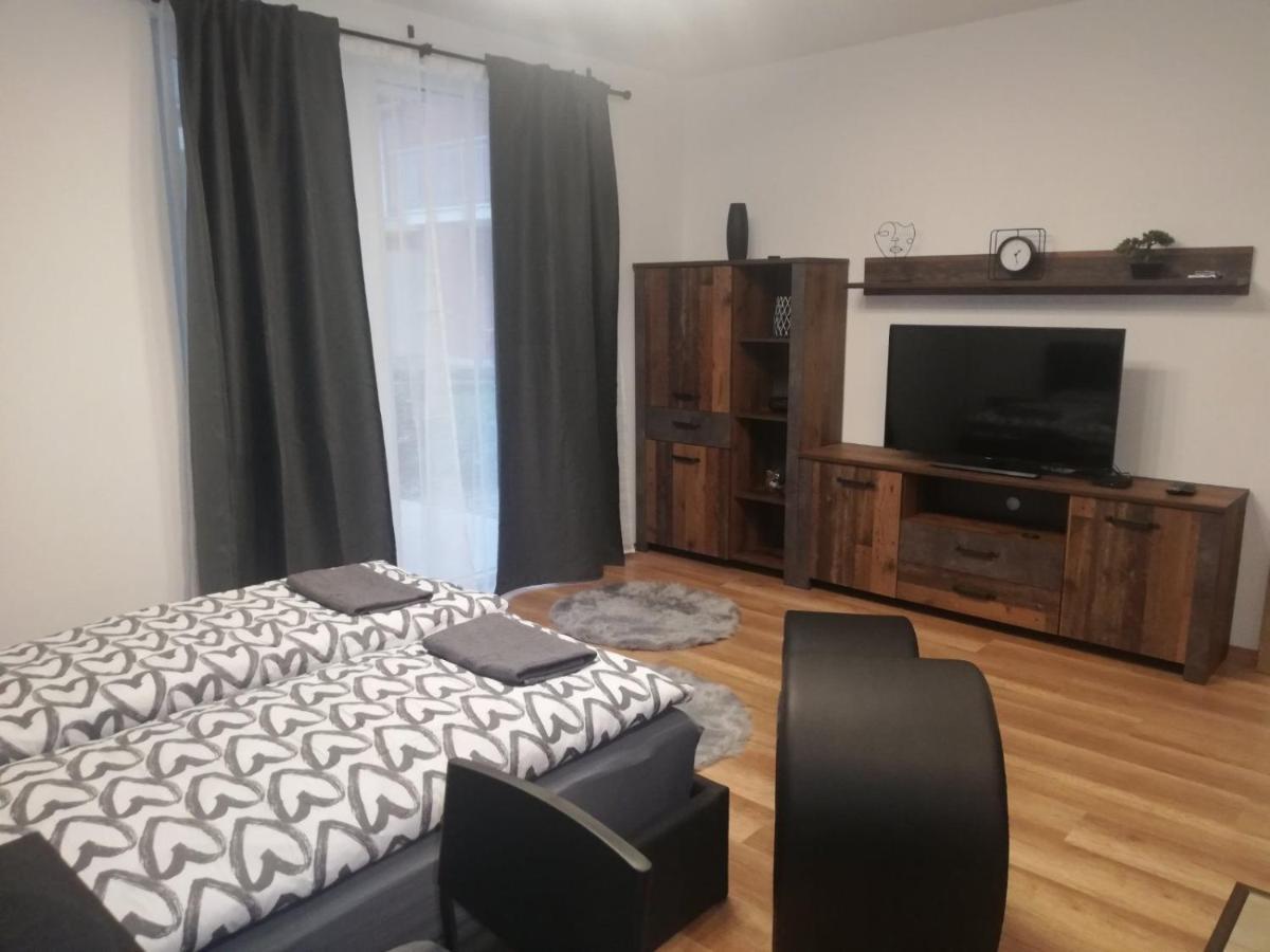Apartment N&z Apartman Close To The Downtown *