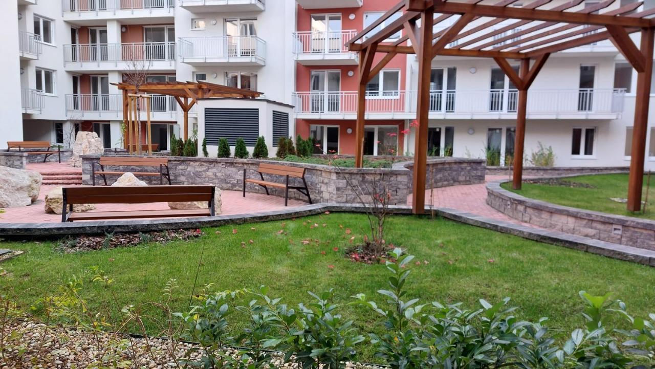 N&z Apartman Close To The Downtown Apartment *